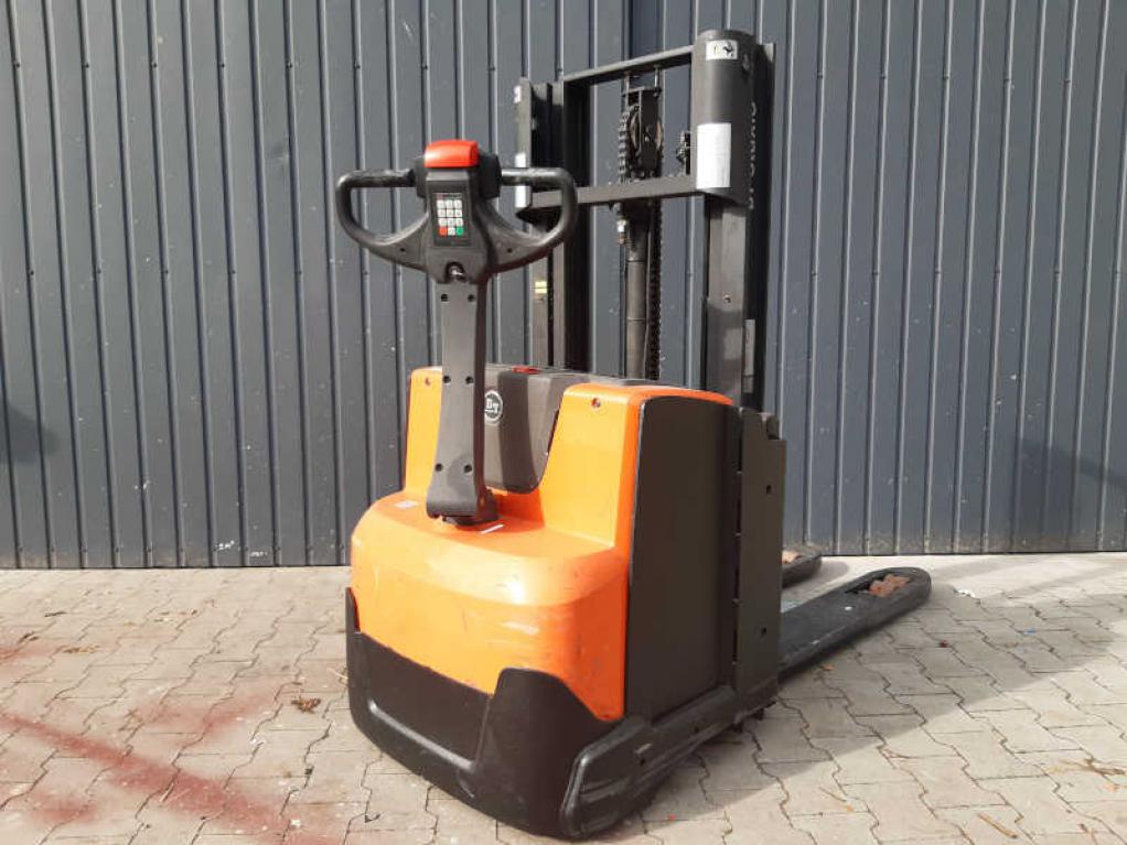20szt Używane paleciaki elektryczne z masztem 